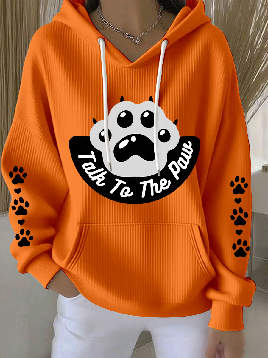 Conversa das mulheres com os Hoodies do cão da pata